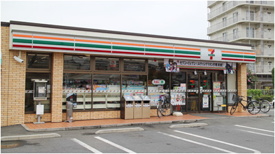 近隣施設　コンビニ